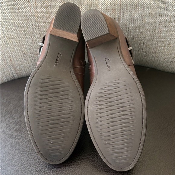 Clarks Brown Leather Ankle Booties with Buckle Straps - Picture 5 of 6